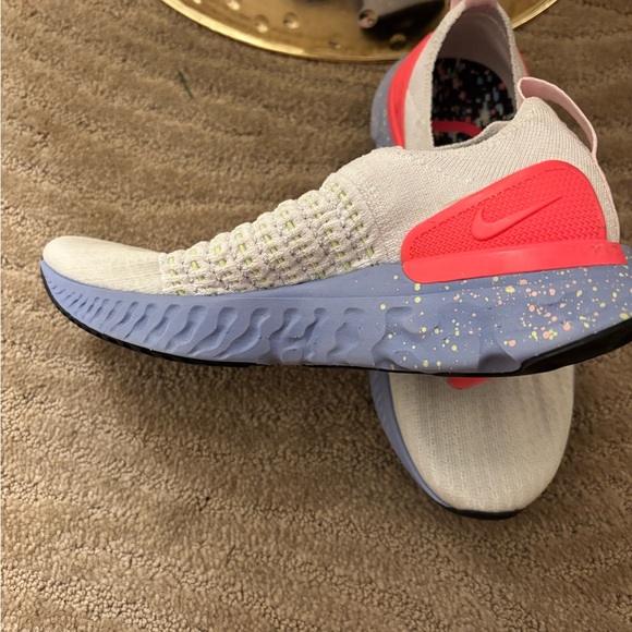 Nike phantoms slip on. Size 6 - Picture 3 of 4